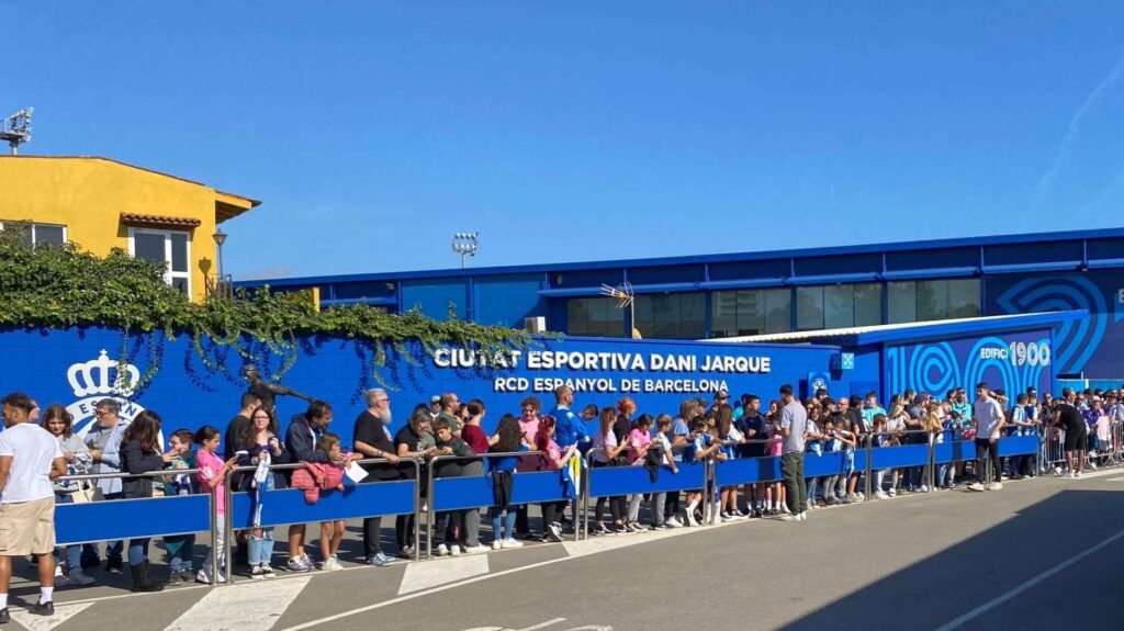 entrenamiento espanyol puerta abierta