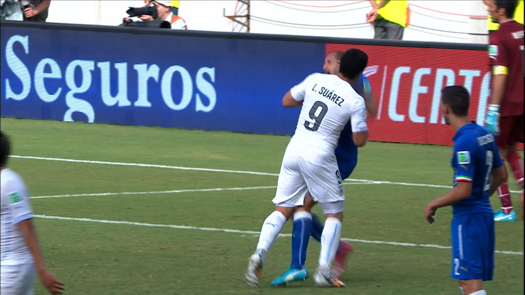luis suarez mordisco giorgio chiellini