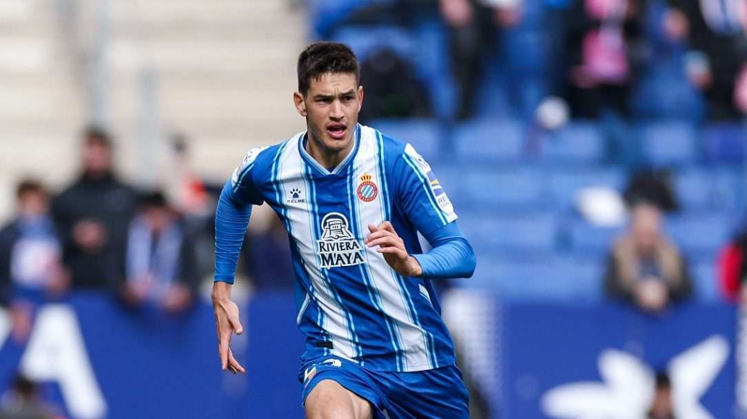 cesar montes wolves nottingham forest interes