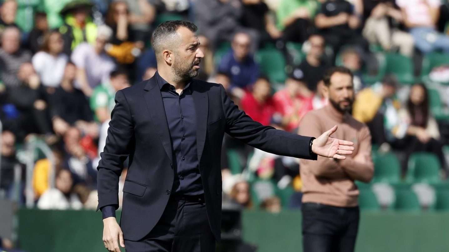 diego martinez elche cf espanyol laliga santander 2022 23