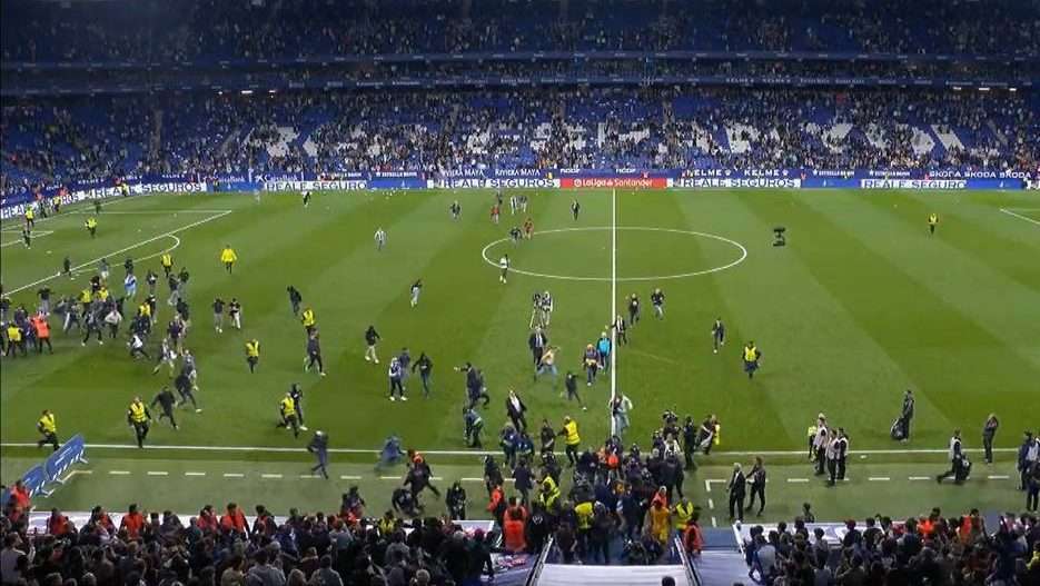 invasion campo espanyol barça derbi