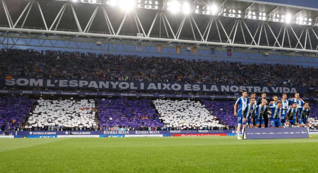 pancarta derbi espanyol fc barcelona temporada 2022 23