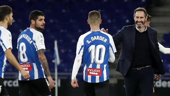 Para Vicente Moreno, "el Espanyol es un equipo de Primera división, un club de los grandes de la Liga española que puntualmente está en Segunda" 2 vicente moreno sergi darder espanyol
