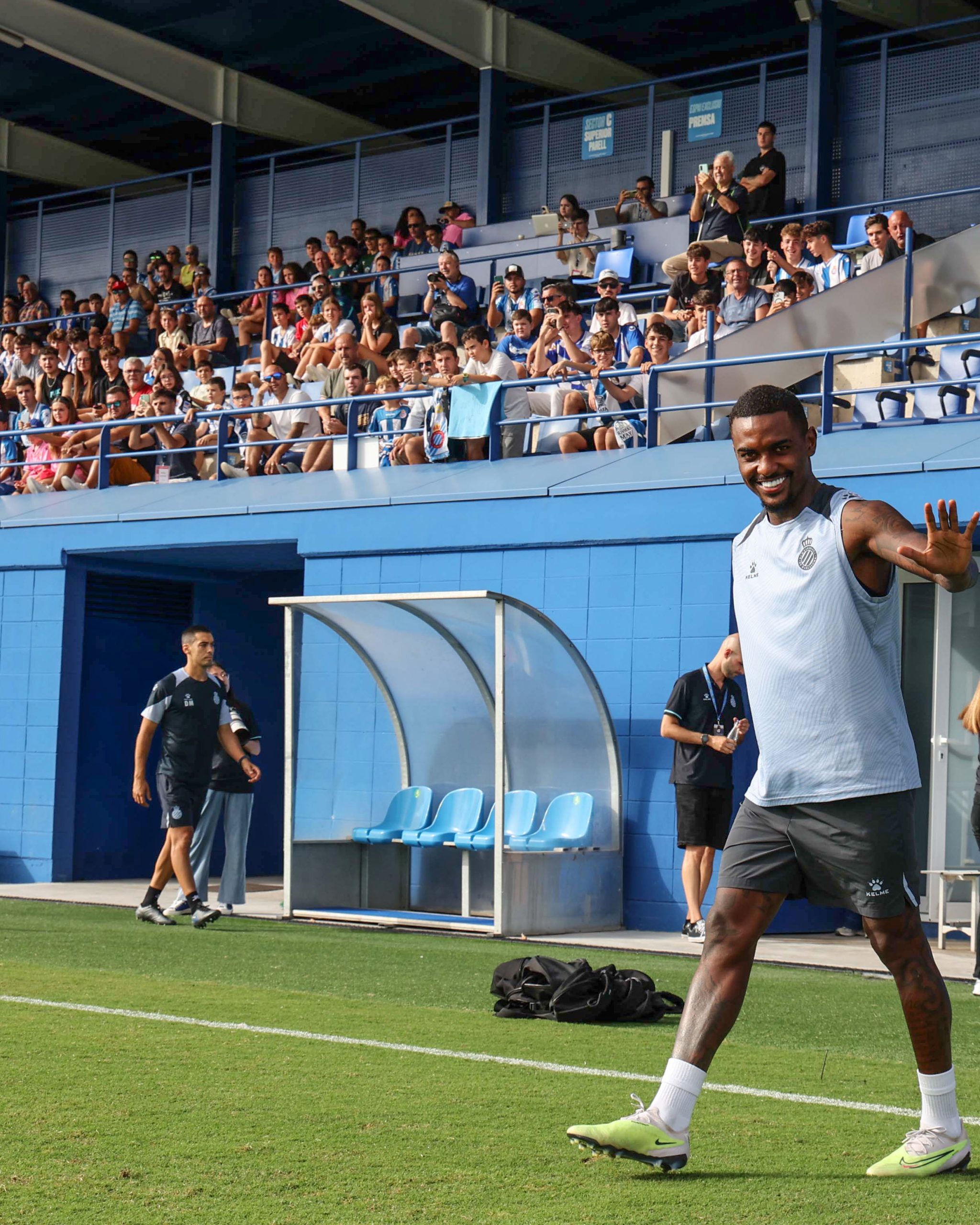 espanyol entrenamiento puerta abierta