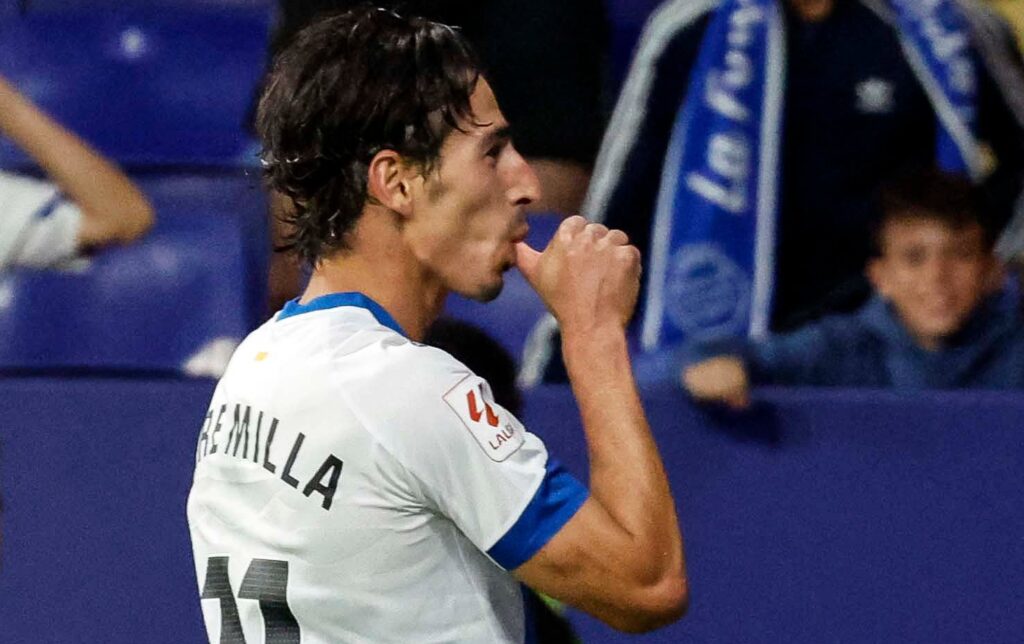 Pere Milla y Óscar Gil, que cambiaron el Elche por el Espanyol, vuelven a casa en un momento complicado 4 espanyol racing ferrol celebracion pere milla