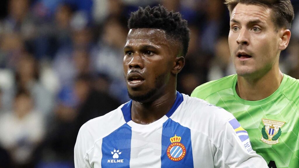 ¿Que no haya ninguna operación ni de entrada ni de salida en marcha en el Espanyol en este mercado de fichajes, una temeridad o una actitud prudente? 2 keita balde espanyol elche cf