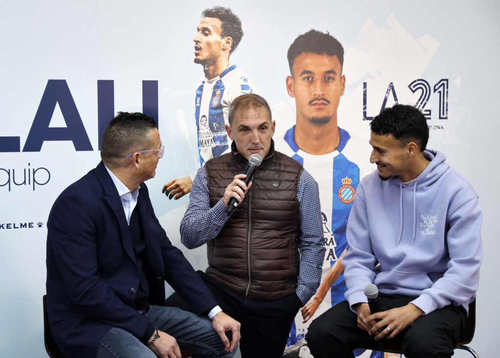 Omar El Hilali: "El primer reto que tenemos todos es que el Espanyol esté donde debe estar, en Primera, sin olvidar que estamos en Segunda" 1 omar el hilali primer equipo espanyol 1