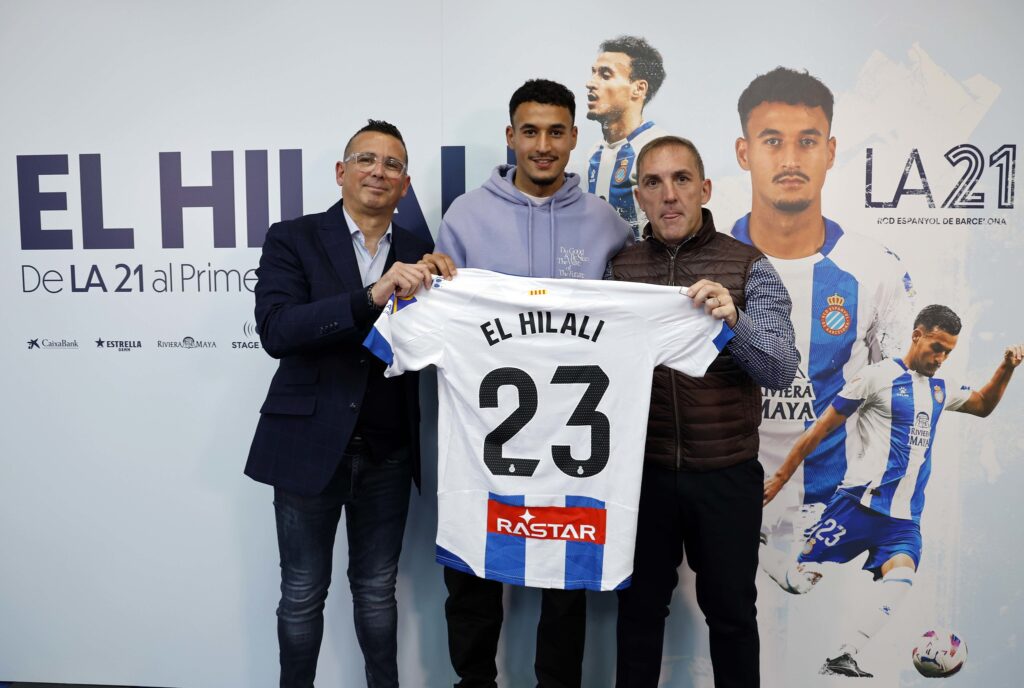 Omar El Hilali: "El primer reto que tenemos todos es que el Espanyol esté donde debe estar, en Primera, sin olvidar que estamos en Segunda" 2 omar el hilali primer equipo espanyol 3