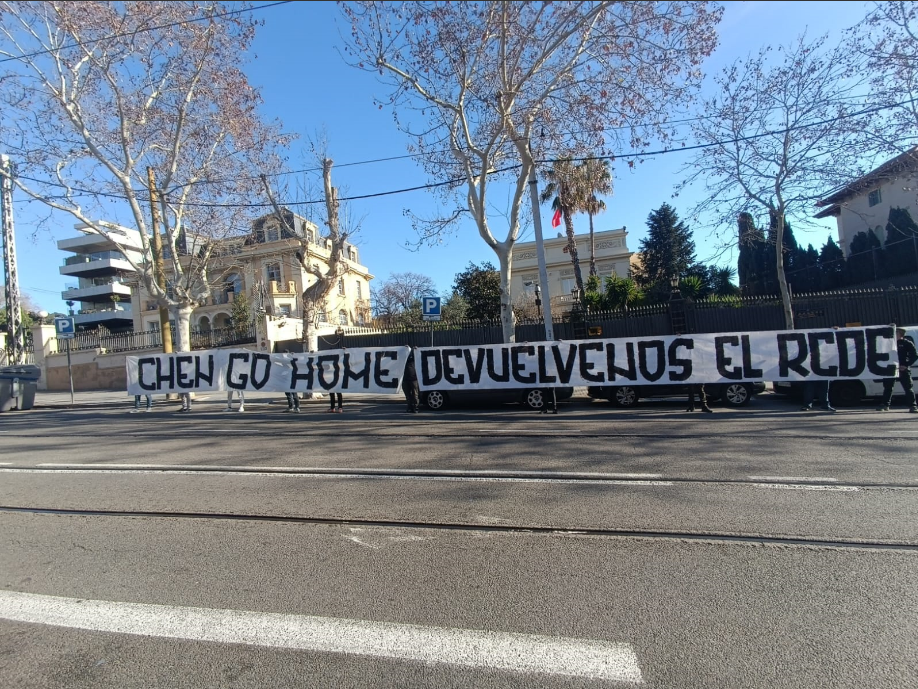 Iván Molero firma en AS un informe imprescindible sobre la era Chen en el Espanyol 5 chen go home aficionados espanyol consulado chino