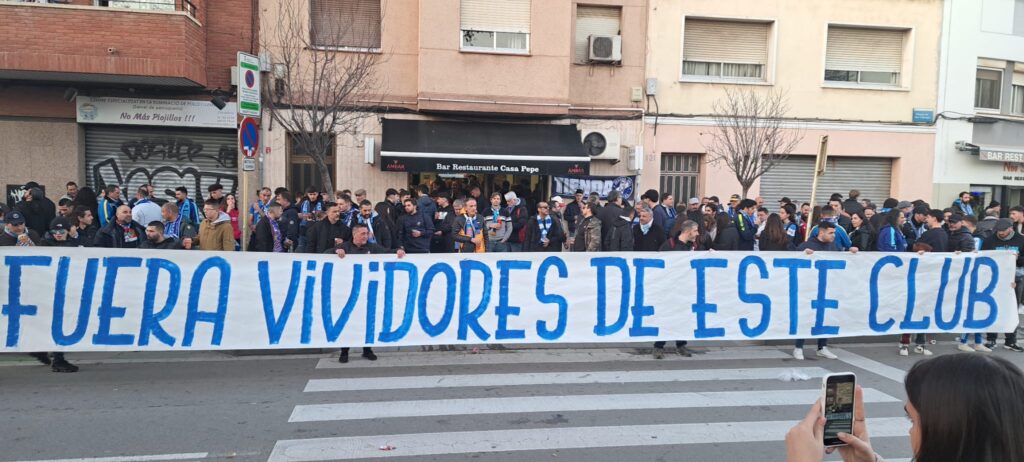 pancartas protesta juvenil 1