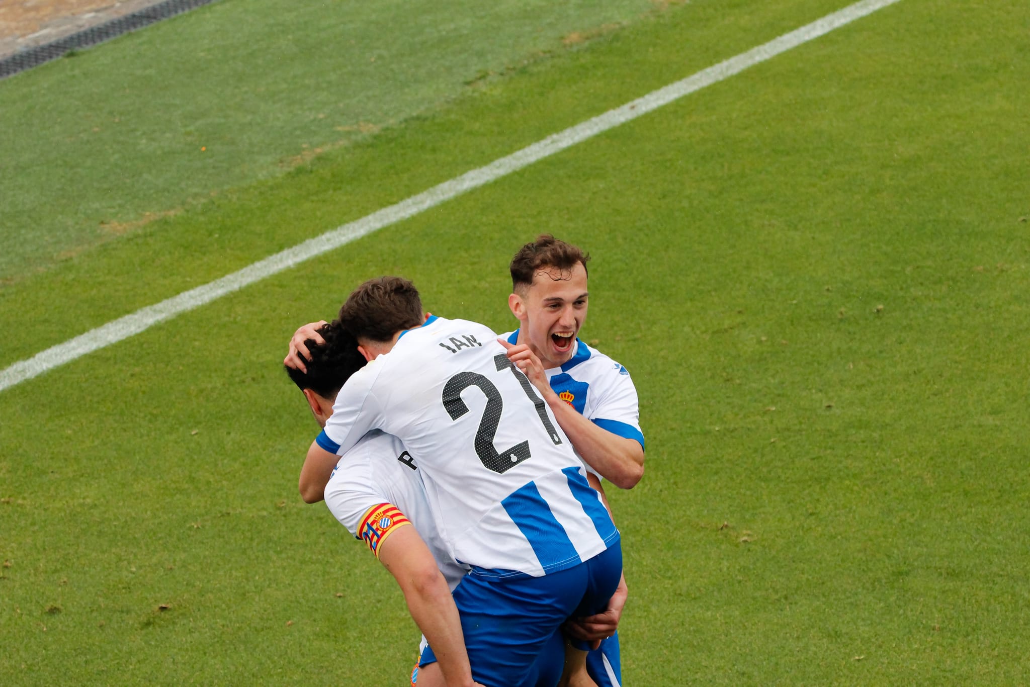 CRÓNICA | El Espanyol B gana contra el Cerdanyola FC y certifica la permanencia (3-1) 2 Celebracion gol Roger Martinez ante cerdanyola FC