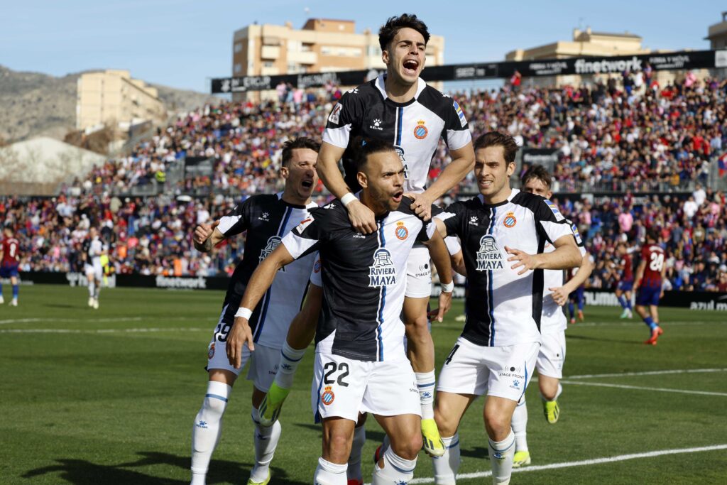 La Curva anuncia que no estará presente como grupo en el Elche - Espanyol 1 braithwaite eldense espanyol