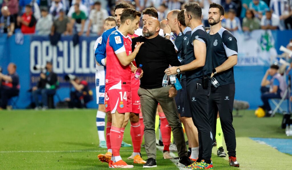 Los sustitutos de Sebastian Beccacece y Manolo González no han perdido nunca como entrenadores interinos 2 manolo gonzalez expulsion leganes espanyol