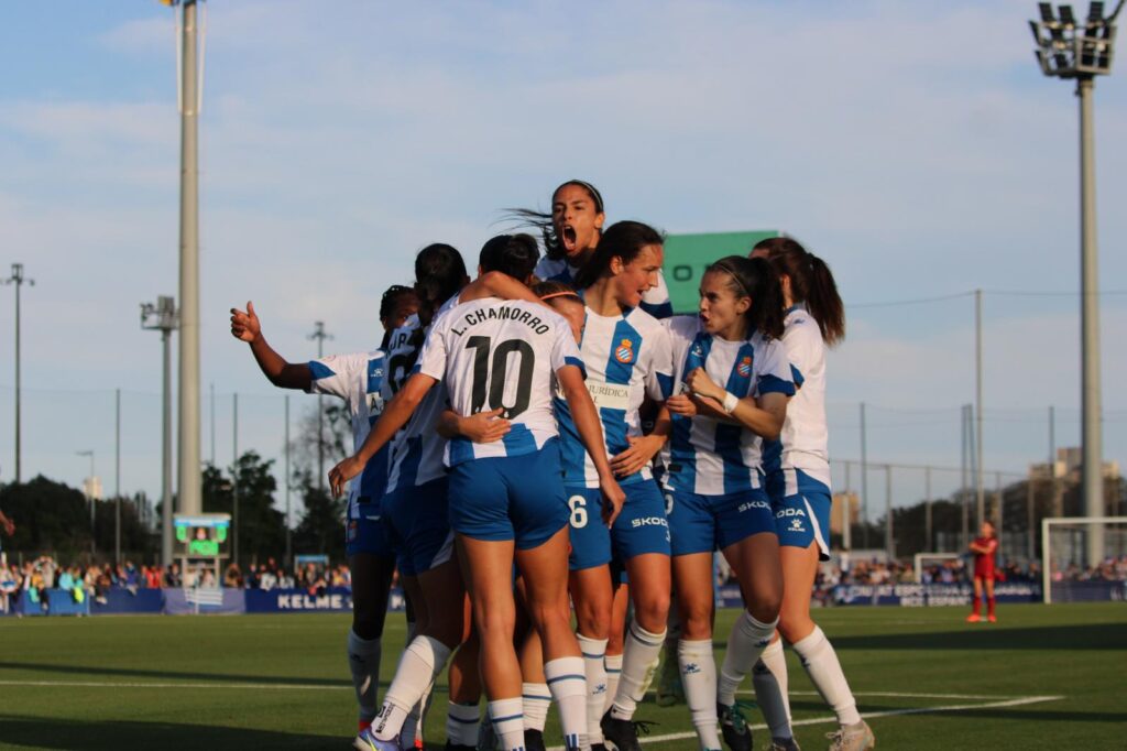 El buen ejemplo del Femenino, la previa del Espanyol - Oviedo y la sucesión en la familia de Chen Yansheng 2 espanyol osasuna liga f