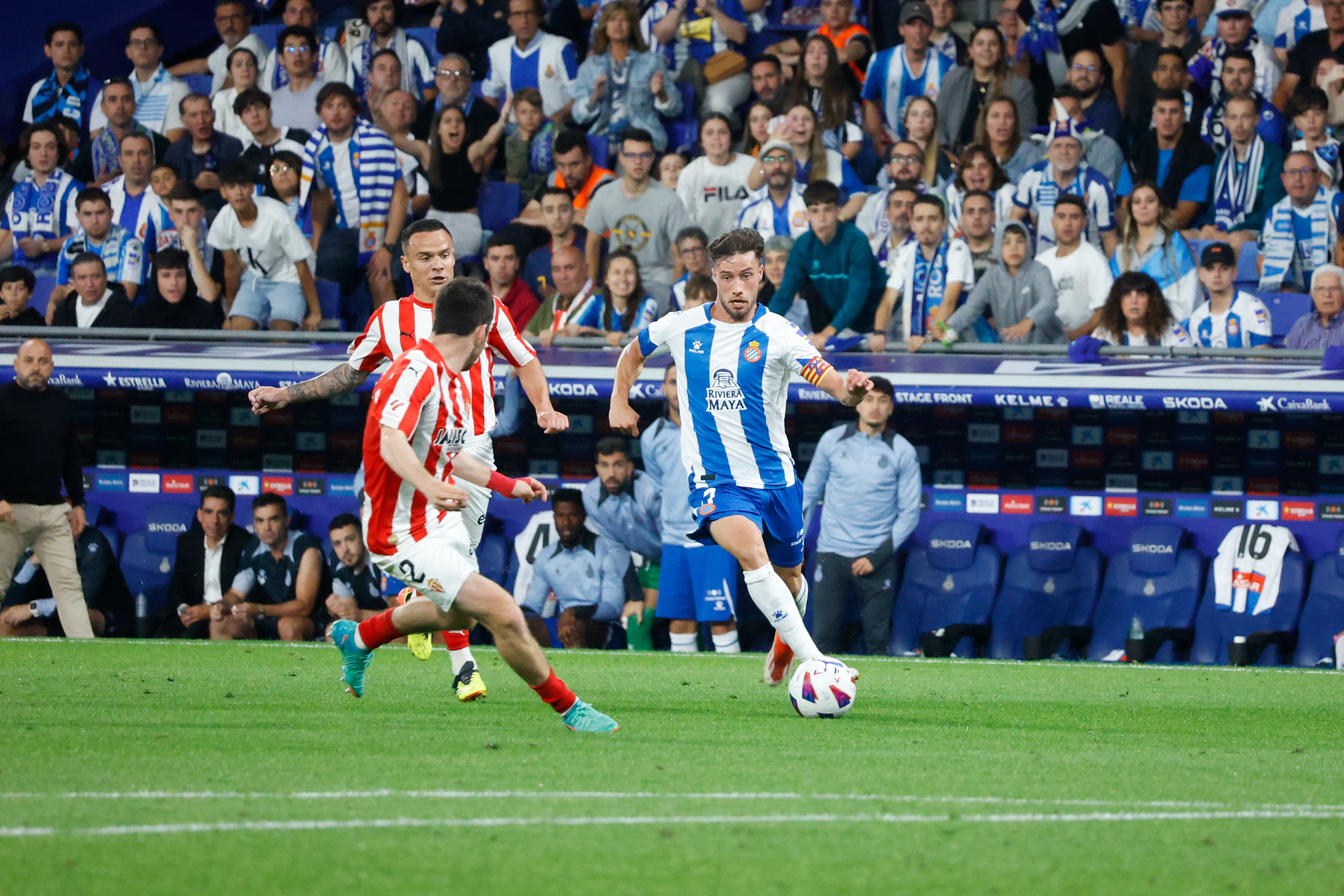 Una de las claves para ver quién asciende: la calidad de la delantera del Espanyol contra el muro defensivo del Oviedo 1 javi puado espanyol sporting