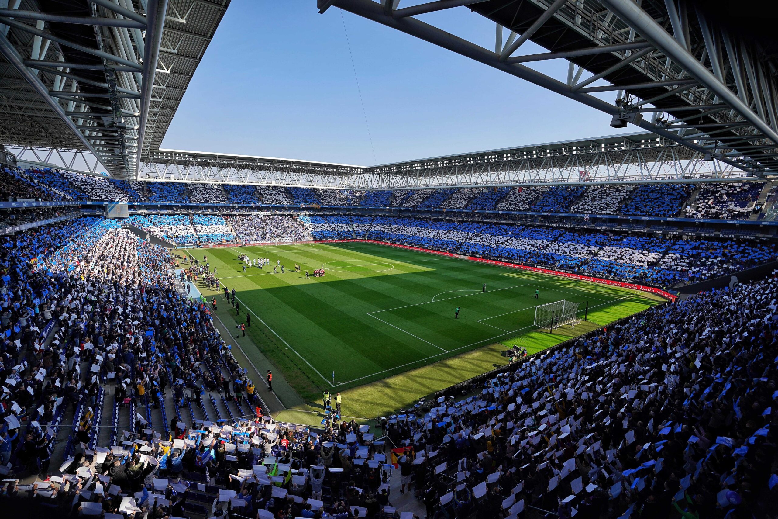 moisaico stage front stadium scaled