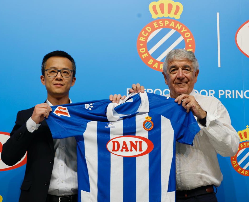 Dani Sánchez Llibre: "Hemos de estar agradecidos de que Chen se hiciese cargo del Espanyol, teníamos una bola que nos hubiese ahogado" 2 dani sanchez llibre espanyol 1