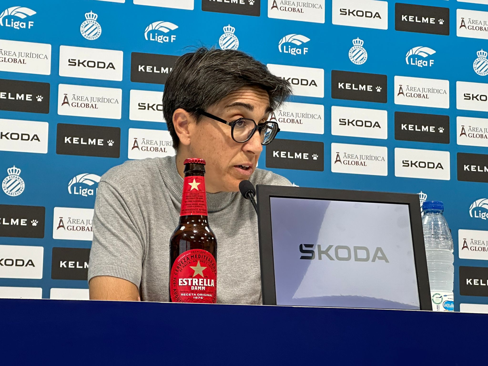 sara monforte presentacion espanyol 02