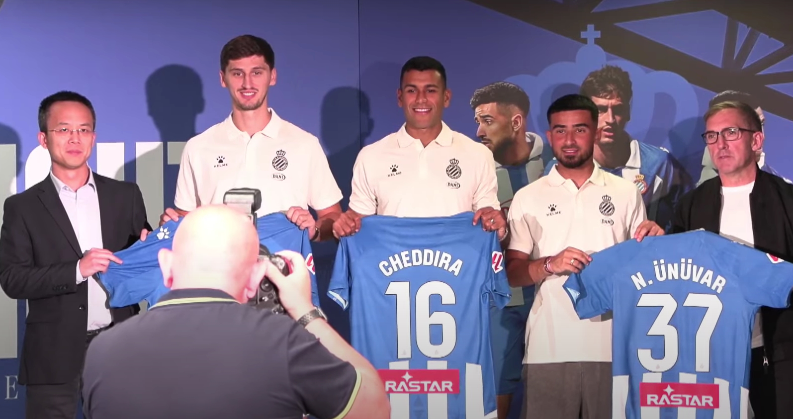 Adiós a los fichajes de última hora: el Espanyol cerrará el mercado con antelación; Garagarza pasa del barro al bisturí 4 kumbulla cheddira unuvar presentacion espanyol