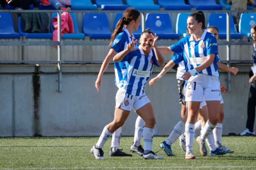 Iara Lacosta celebra el gol conseguido