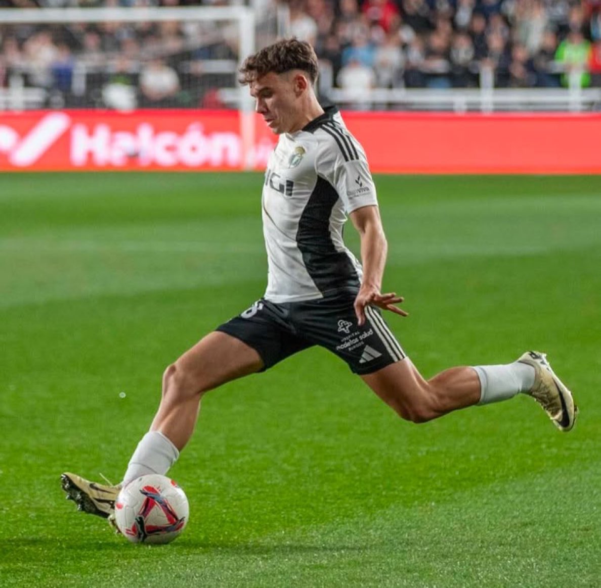 El Real Murcia se interesa por Ian Forns, sin oportunidades en Burgos 1 Ian Forns