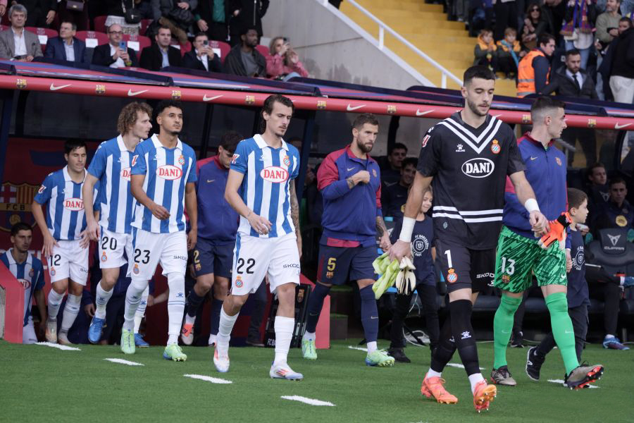 El Barça sigue mirando al Espanyol: tras Joan García, ahora Omar El Hilali en la agenda 3 joan garcia fc barcelona espanyol