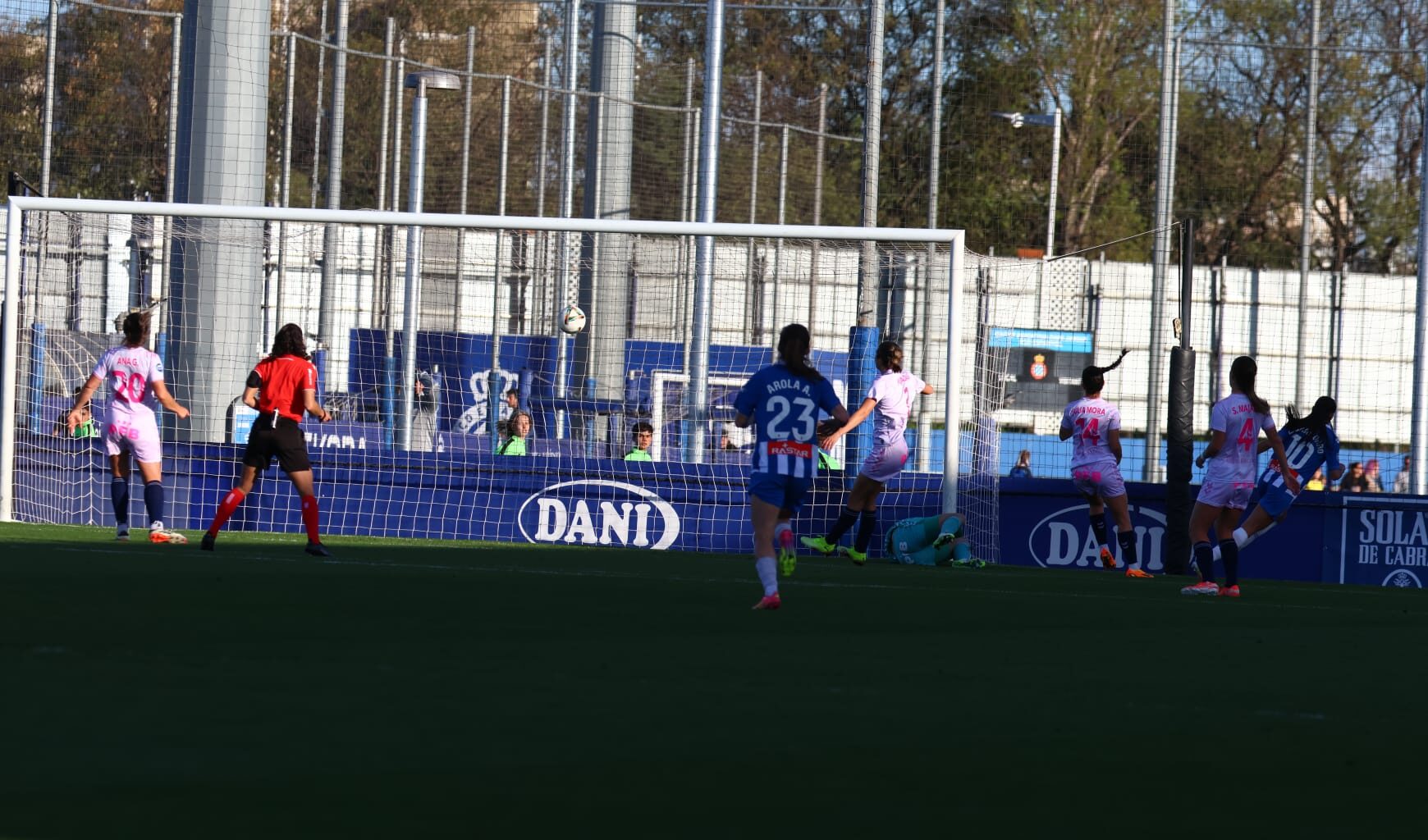 CRÓNICA | El Espanyol Femenino gana al Levante Badalona y certifica virtualmente la permanencia en la Liga F (2-0) 3 Espanyol