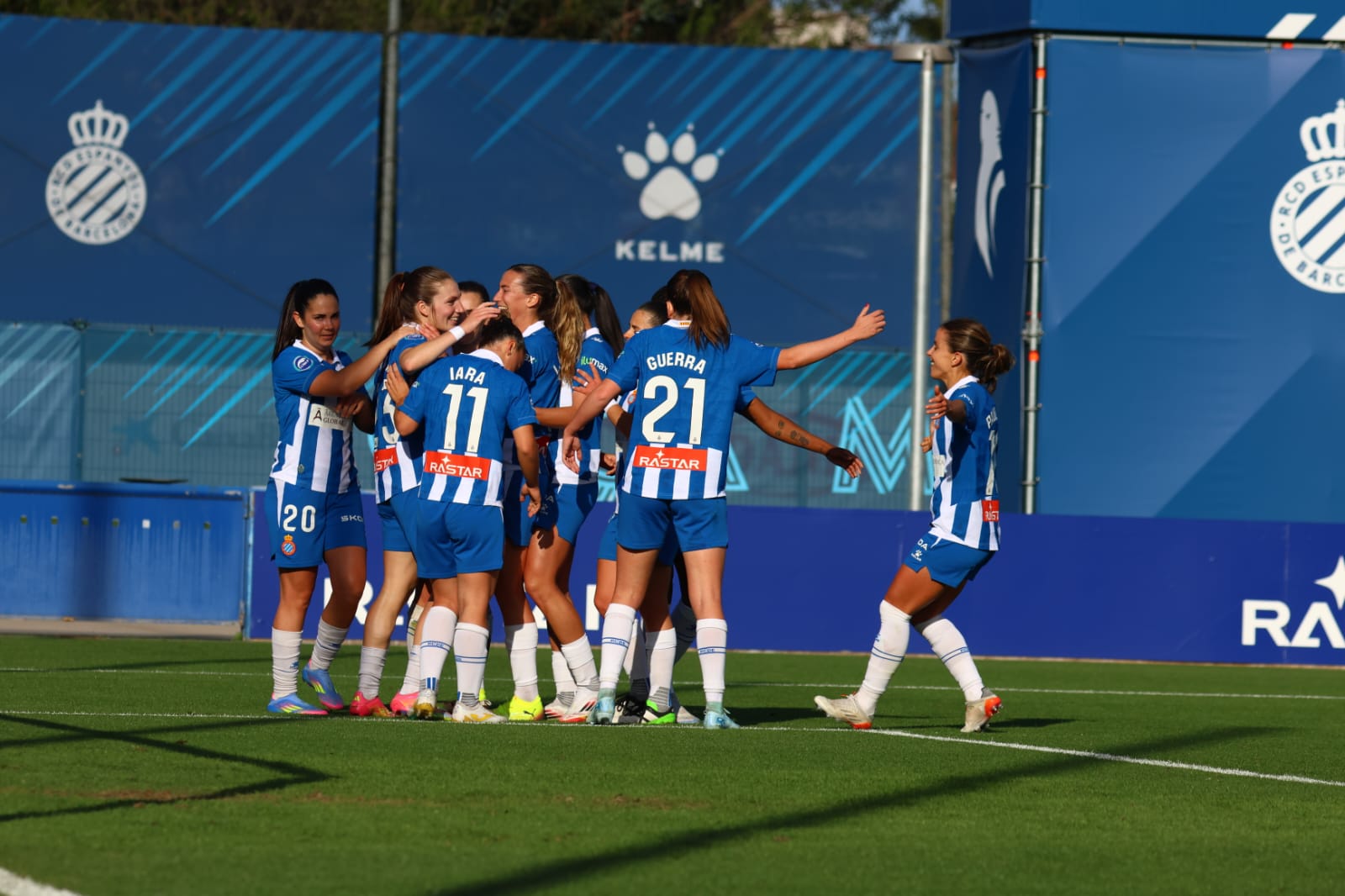 CRÓNICA | El Espanyol Femenino gana al Levante Badalona y certifica virtualmente la permanencia en la Liga F (2-0) 2 Espanyol Femenino