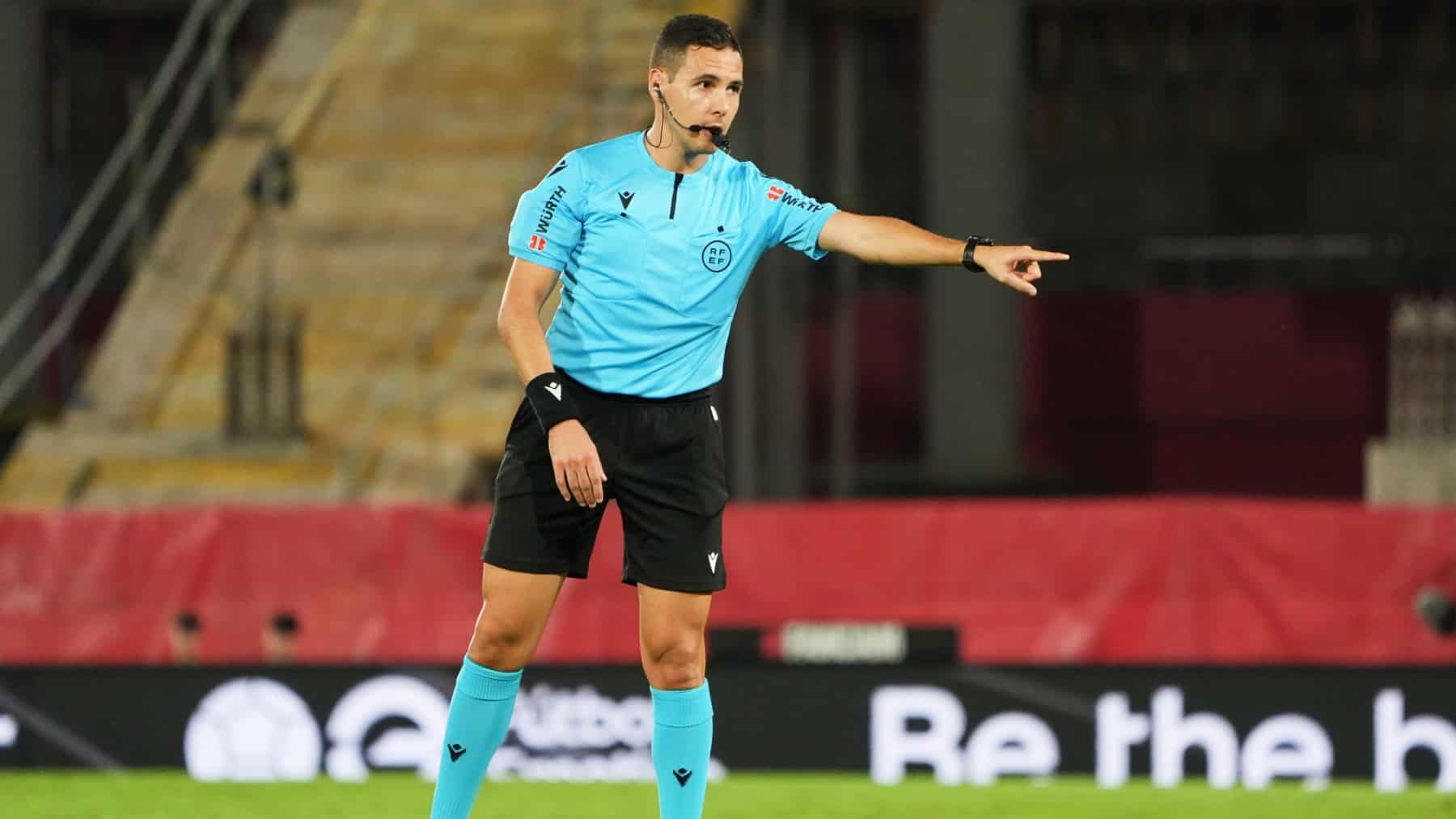 ÁRBITROS | El CA Osasuna - RCD Espanyol será dirigido por Hernández Maeso en la Jornada 37 1 Hernandez Maeso arbitro Espanyol