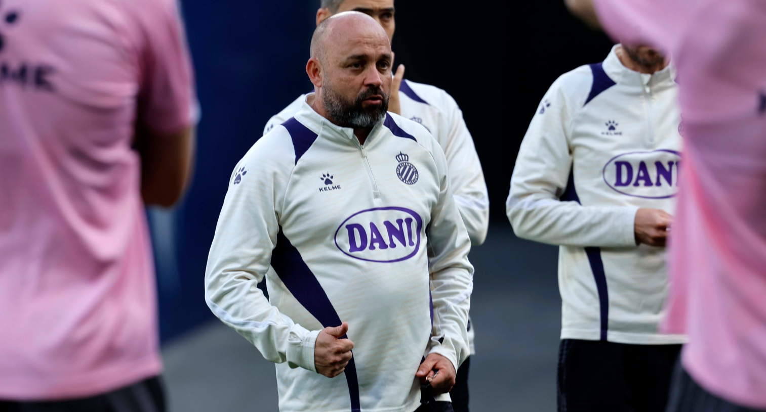 ¿Otra vez con Manolo González? El debate que vuelve a sacudir el entorno del Espanyol 2 manolo gonzalez espanyol entreno