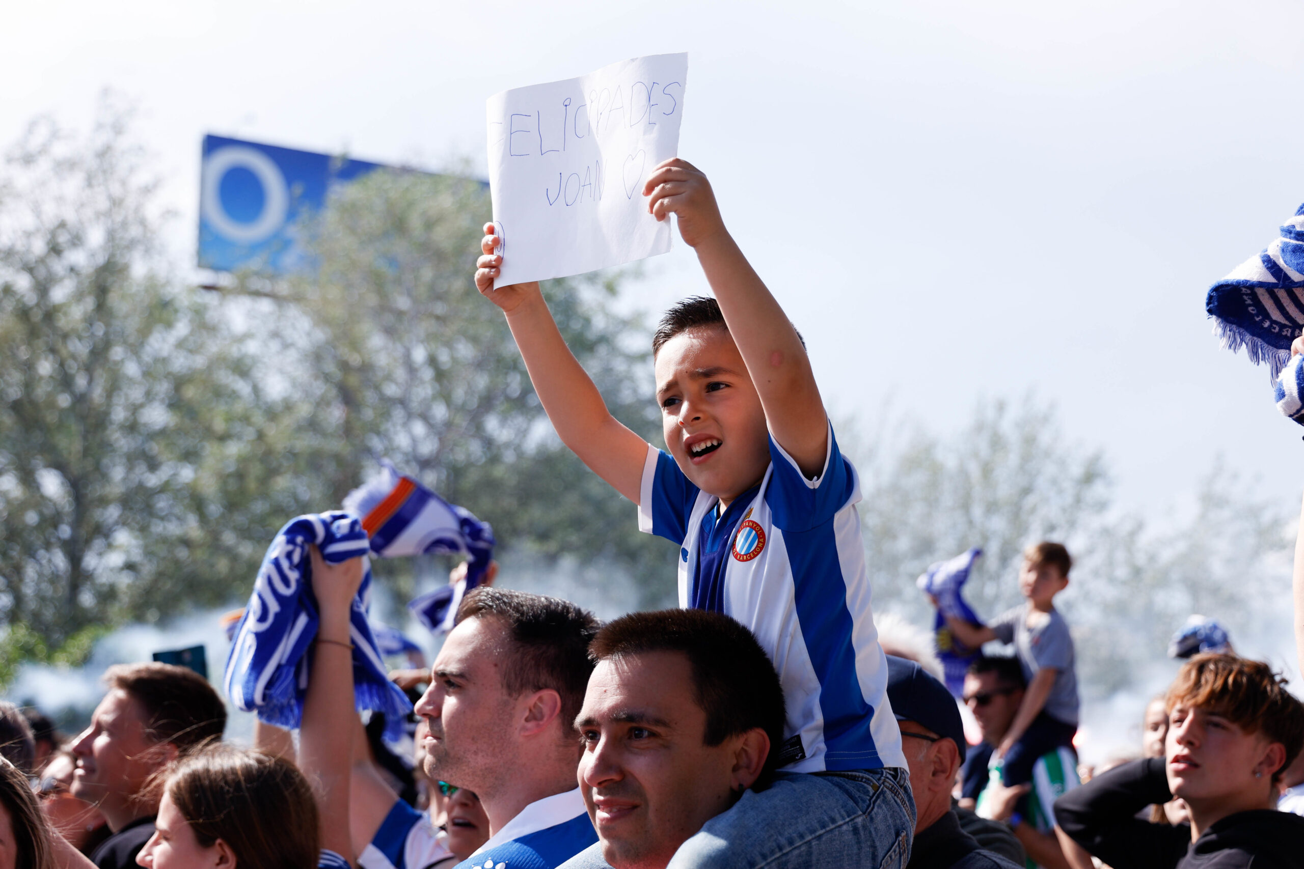 recibimiento autocar espanyol betis 5 scaled