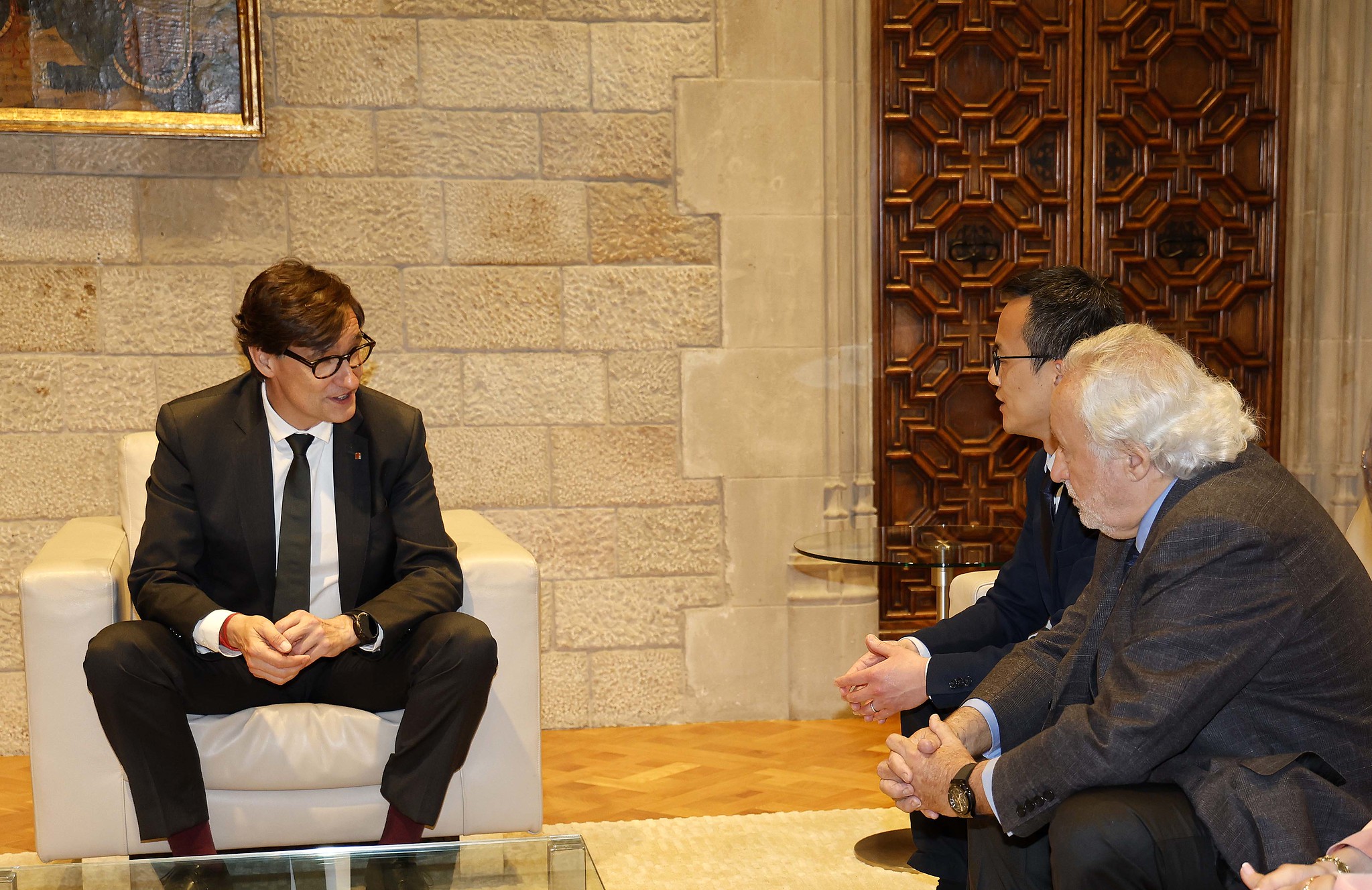 Un perico en el Palau: el Espanyol celebra su 125 aniversario con Salvador Illa, socio blanquiazul y president de la Generalitat 3 visita generalitat 3