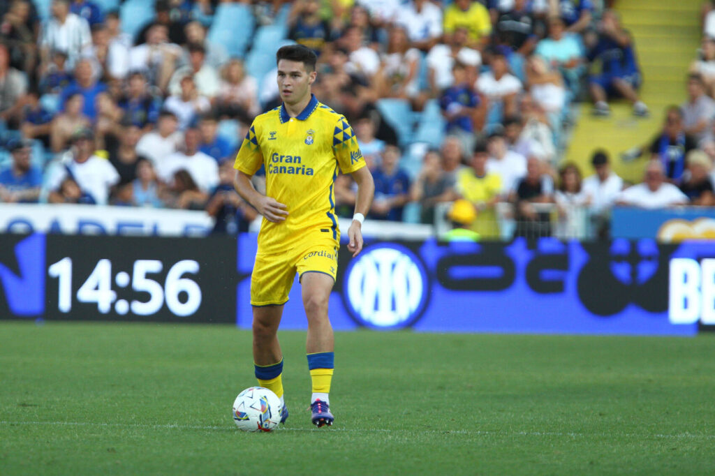 mika marmol ud las palmas 1