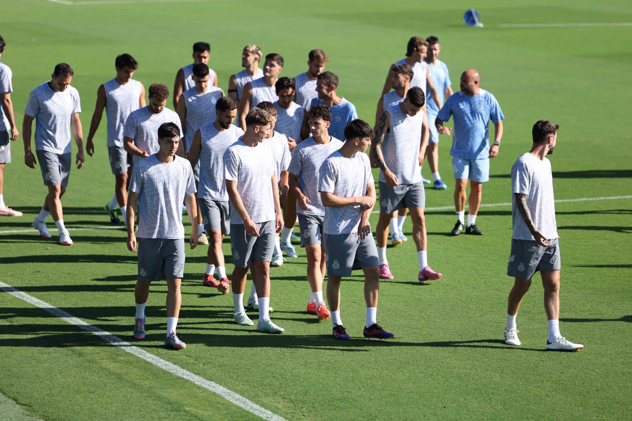 RCD Espanyol – Southampton FC: Los de Manolo González buscan dar un paso al frente en su estreno ante la afición 2 espanyol entreno pretemporada 25 26 scaled