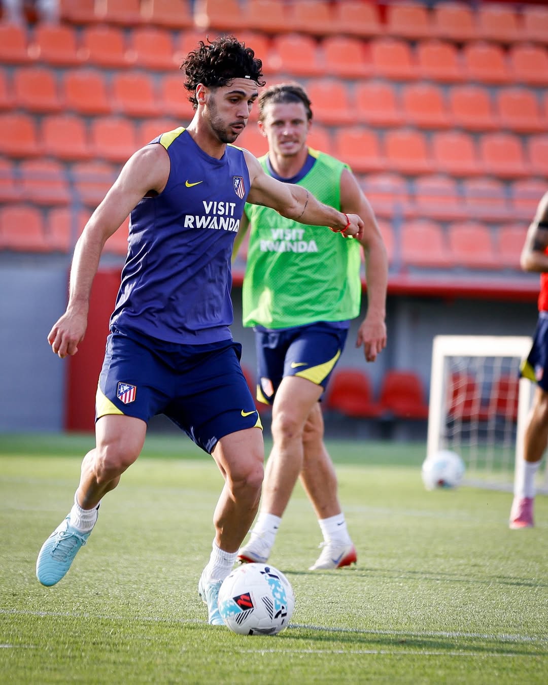 El Cholo Simeone ya mueve fichas: así ensaya el once del Atlético contra el Espanyol 5 entreno atletico madrid partido espanyol 1