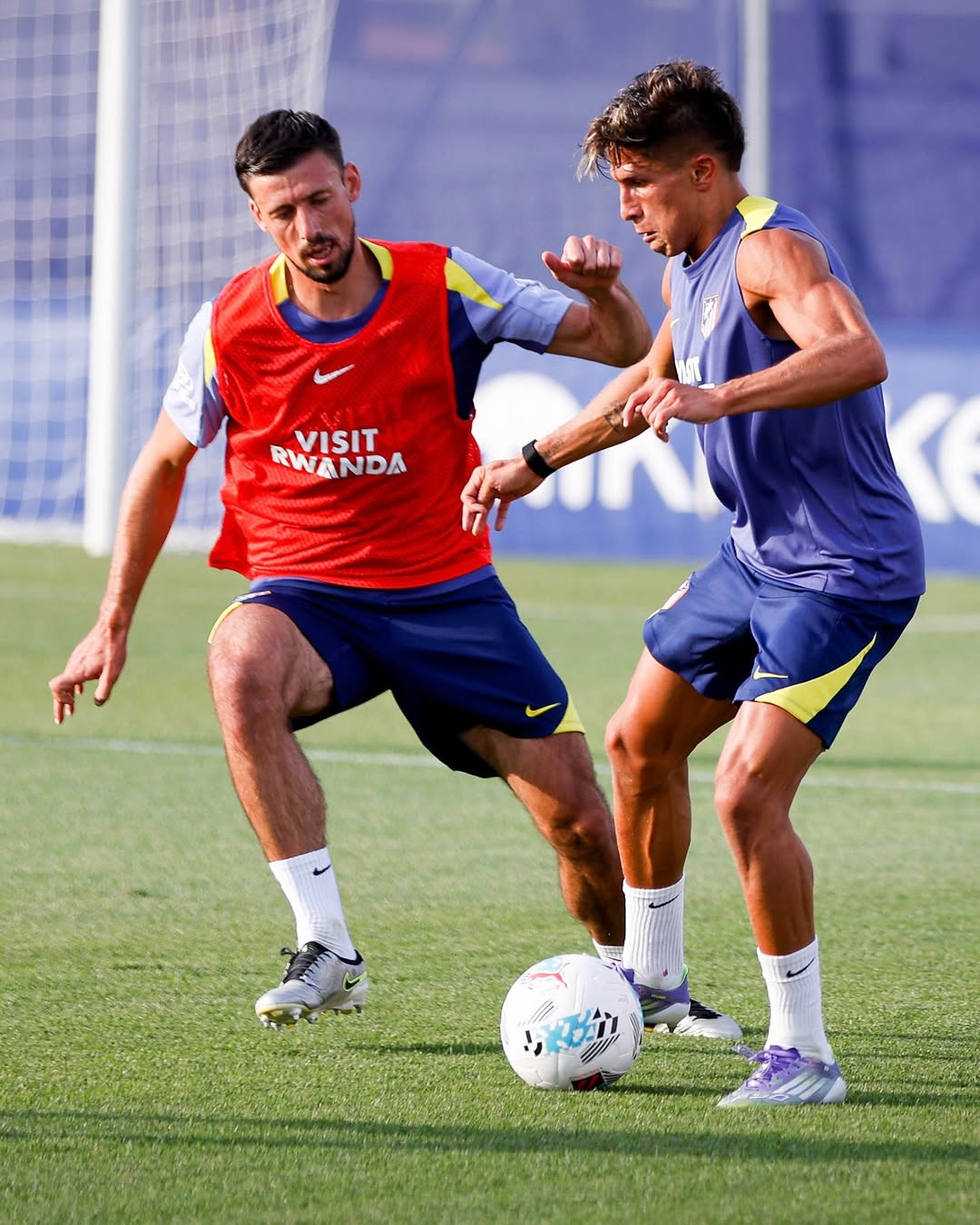 El Cholo Simeone ya mueve fichas: así ensaya el once del Atlético contra el Espanyol 3 entreno atletico madrid partido espanyol 3