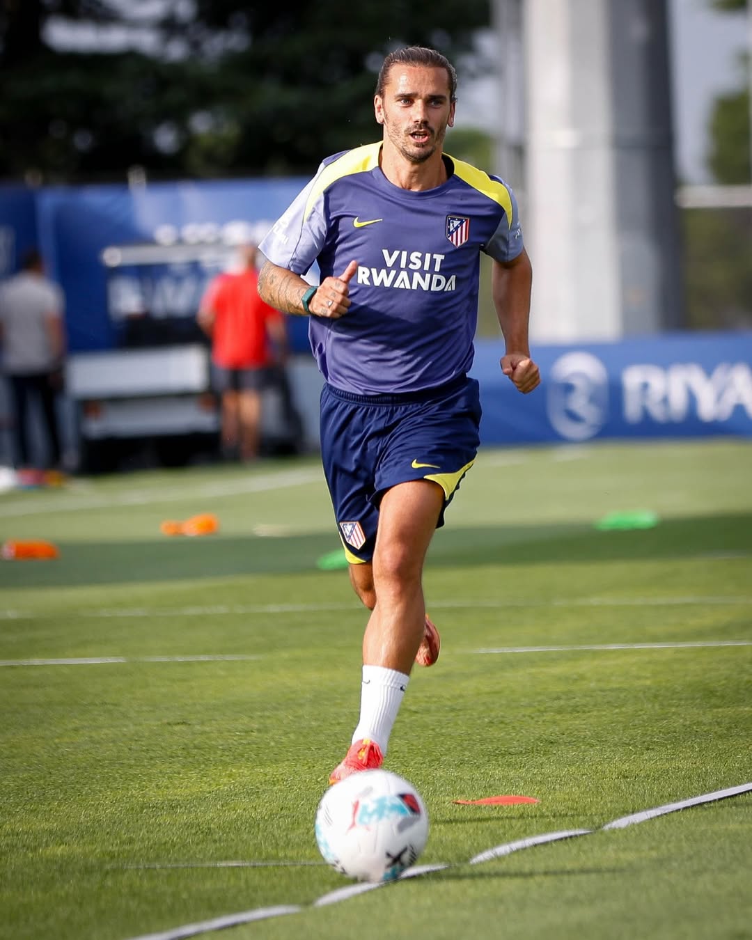 El Cholo Simeone ya mueve fichas: así ensaya el once del Atlético contra el Espanyol 2 entreno atletico madrid partido espanyol 4