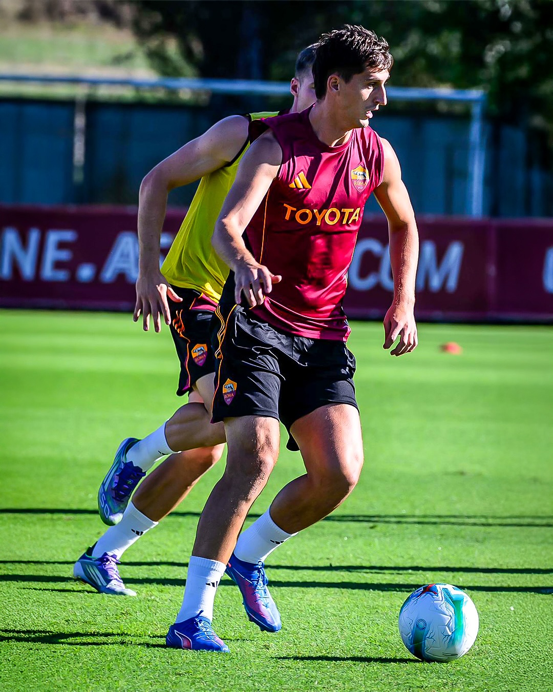 El Espanyol presiona por Kumbulla, según 'Il Messaggero': la Roma abre la puerta a una cesión con opción de compra 2 kumbulla roma 1 1