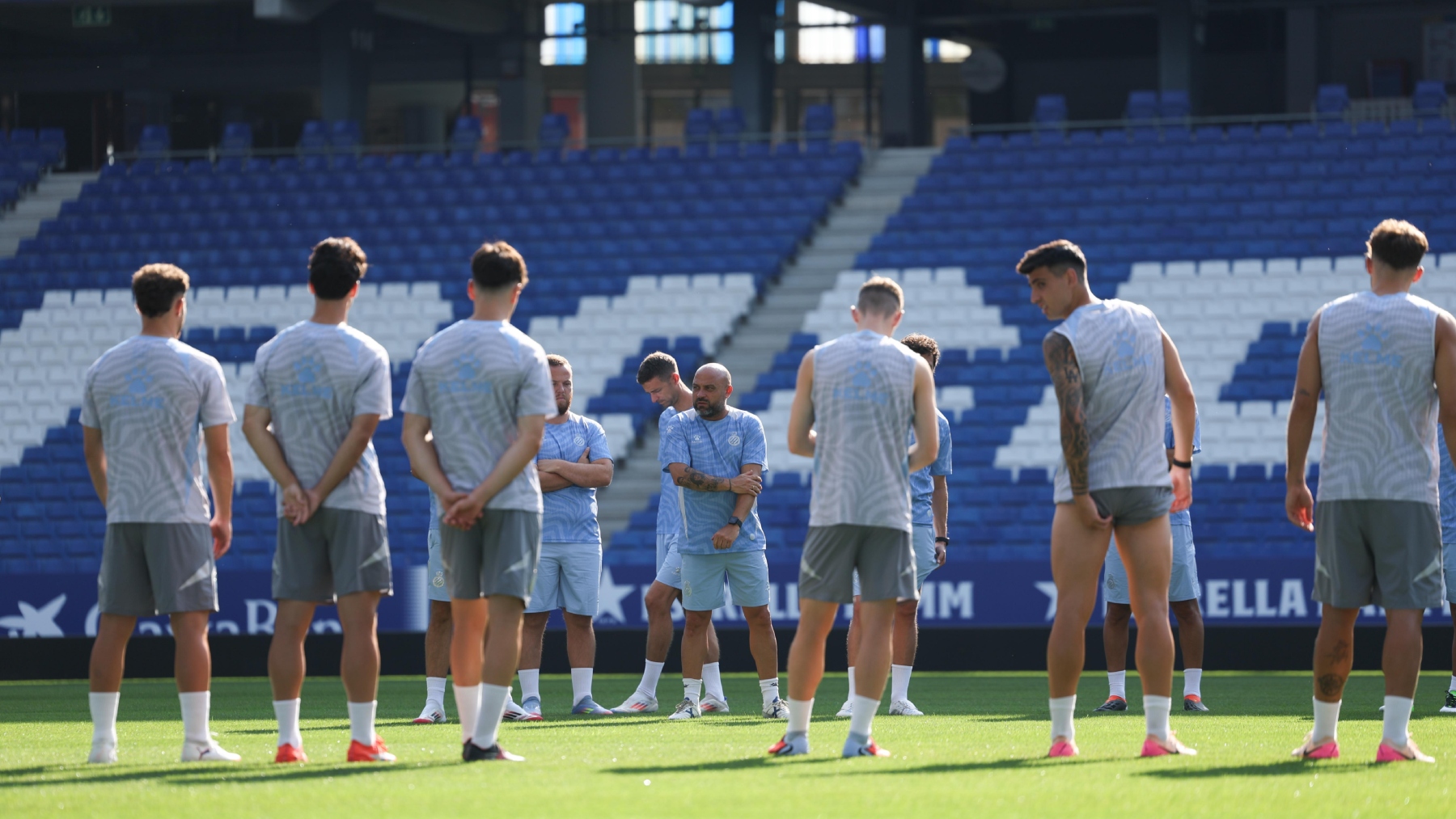 Manolo González: "Espero que lleguen tres fichajes mínimo y si llegan cuatro perfecto" 1 manolo gonzalez espanyol rcde stadium