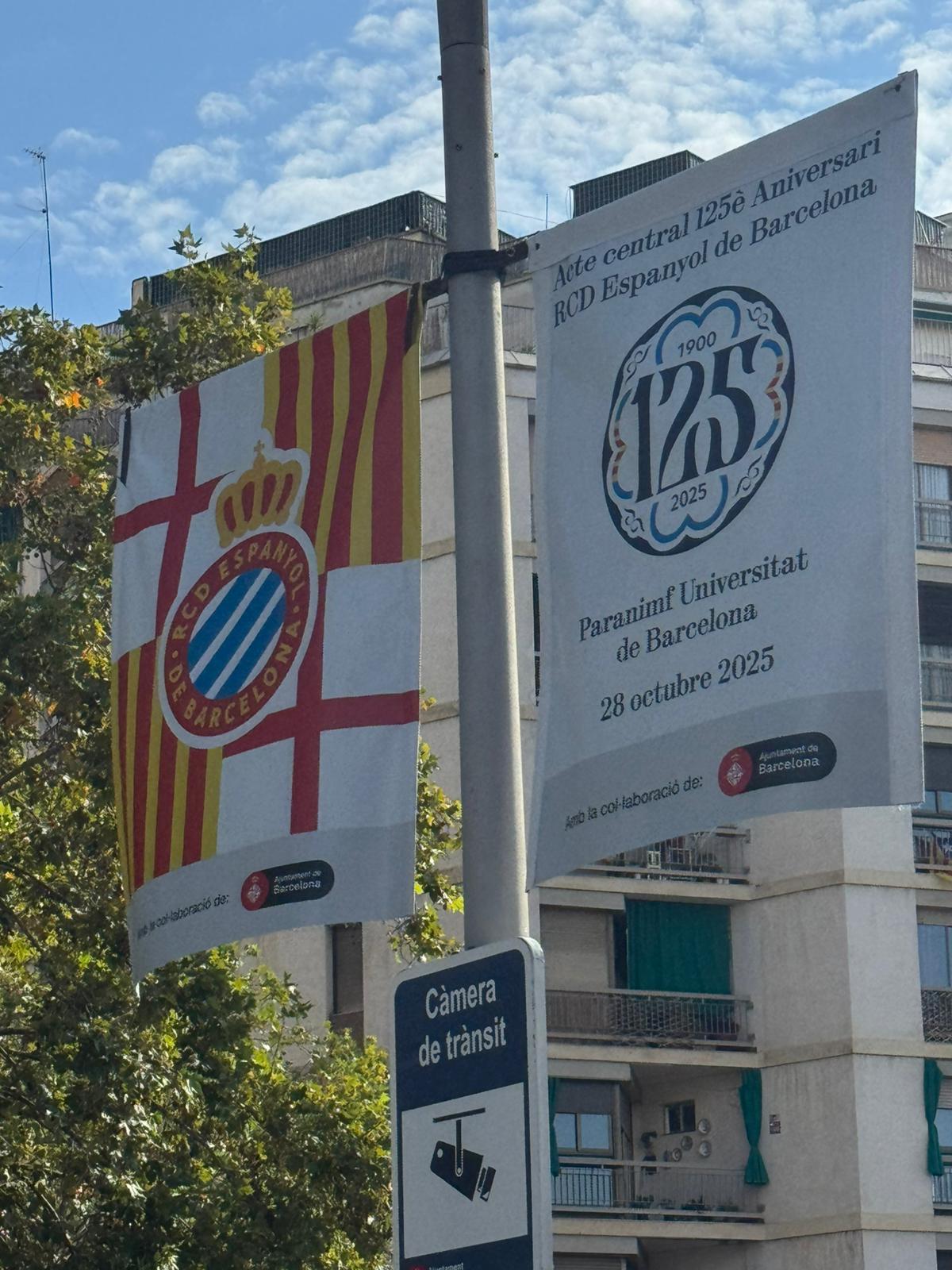 Barcelona ya luce pancartas del acto central del 125 del Espanyol: el 28 de octubre, cita en el Paraninfo de la UB, cuna de los fundadores 3 acto central 125 aniversario espanyol 1