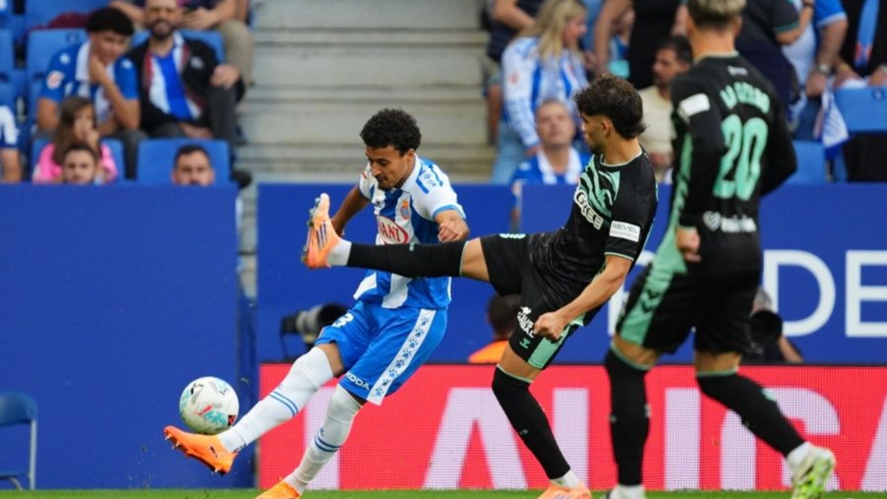 La lesión de Achraf abre una puerta a Omar El Hilali en Marruecos… pero necesita ganárselo en el Espanyol 4 omar el hilali espanyol betis