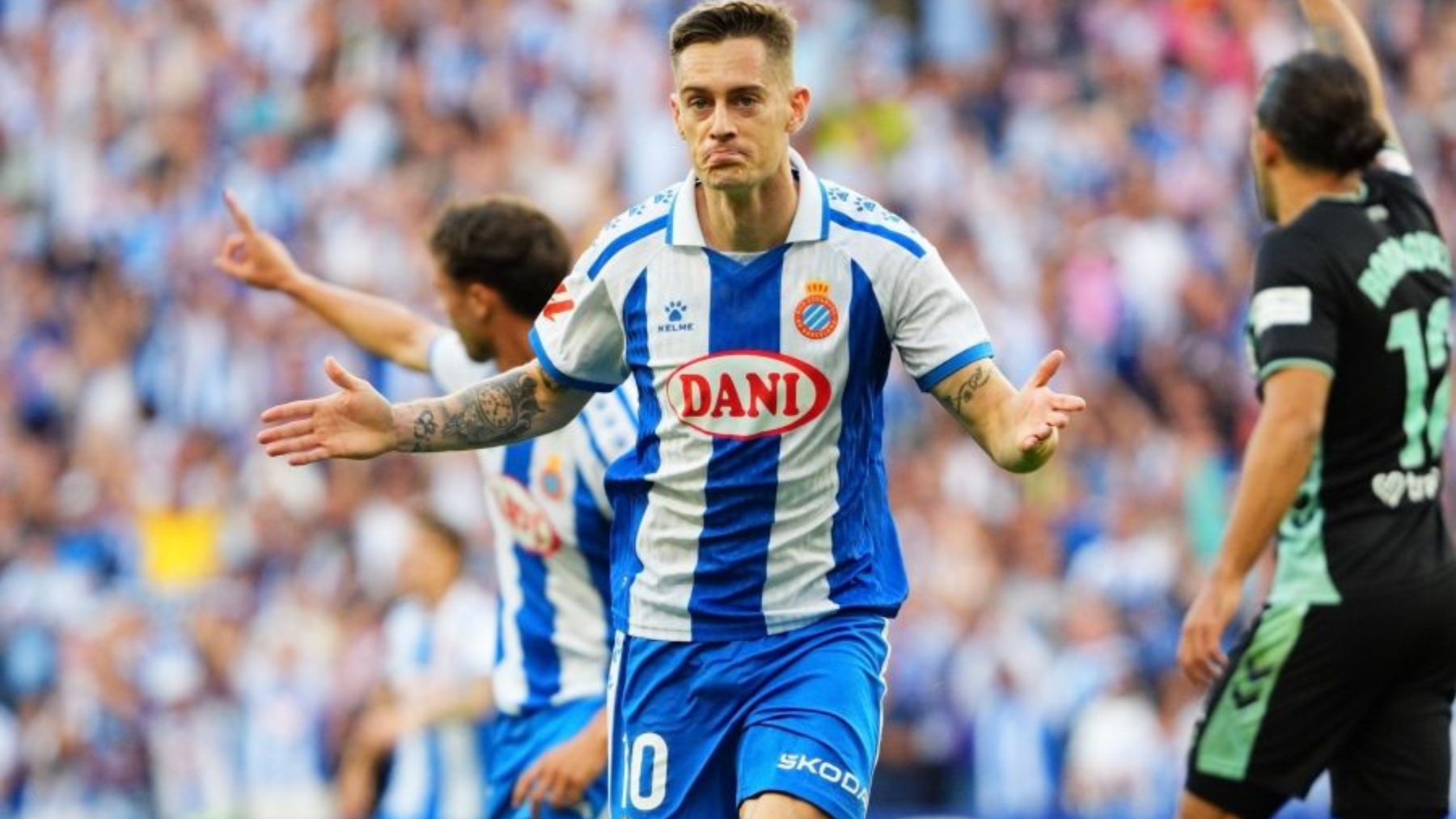 pol lozano 1 0 celebracion espanyol betis