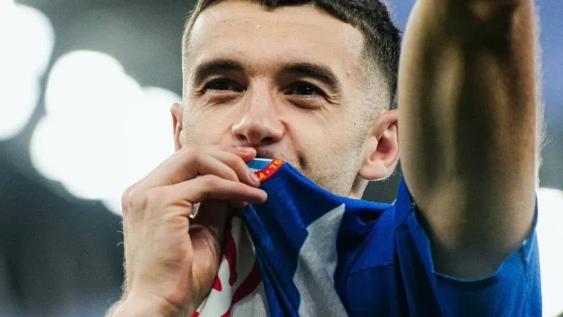 Joan Collet: “No podemos repetir el error de lo que pasó con Figo”; para el ex presidente, “estamos ya rozando el extremo” con el tema Joan García y pide no pasarse 2 beso escudo Espanyol Joan Garcia