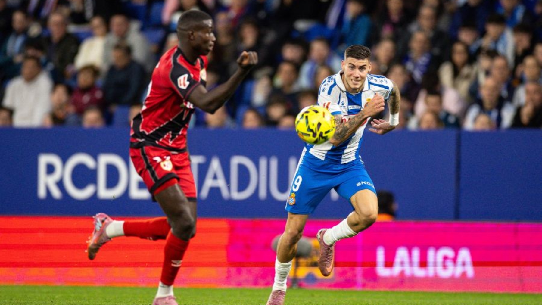 RCD Espanyol – Rayo Vallecano: El Espanyol prolonga su racha con vistas europeas (1-0) 2 roberto fernandez espanyol rayo 1