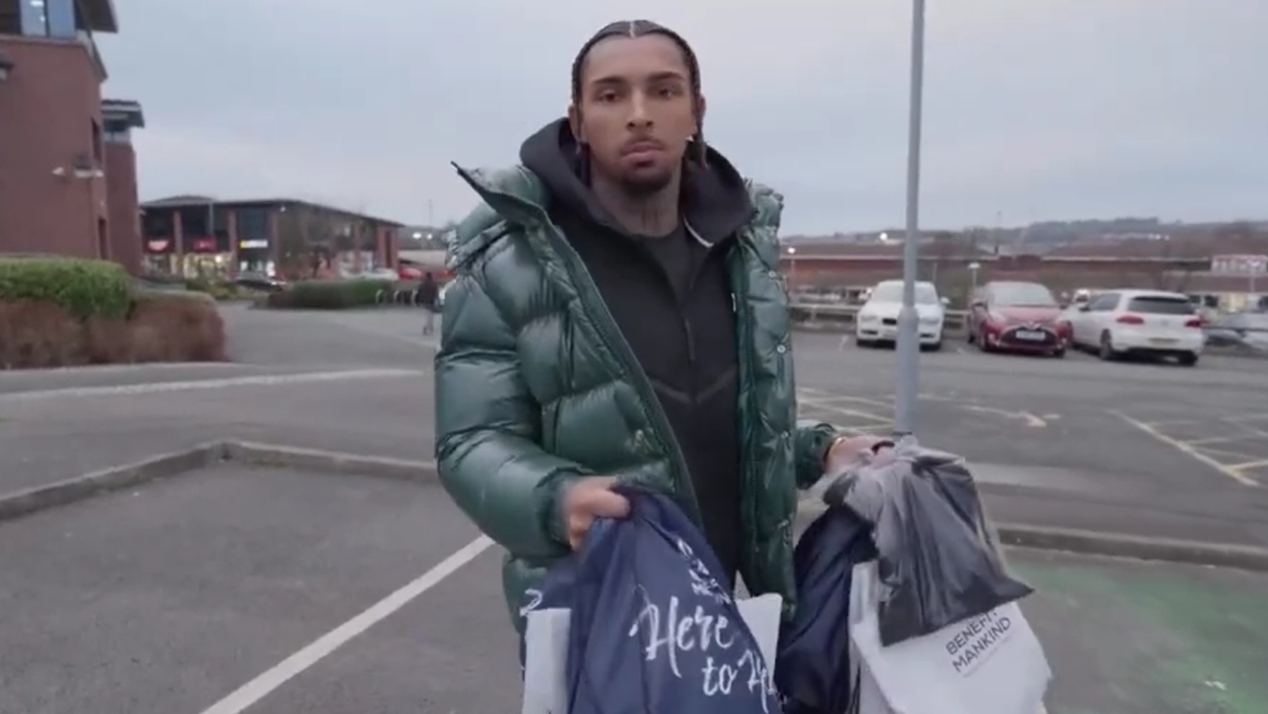 tyrhys dolan accion solidaria navidad 2