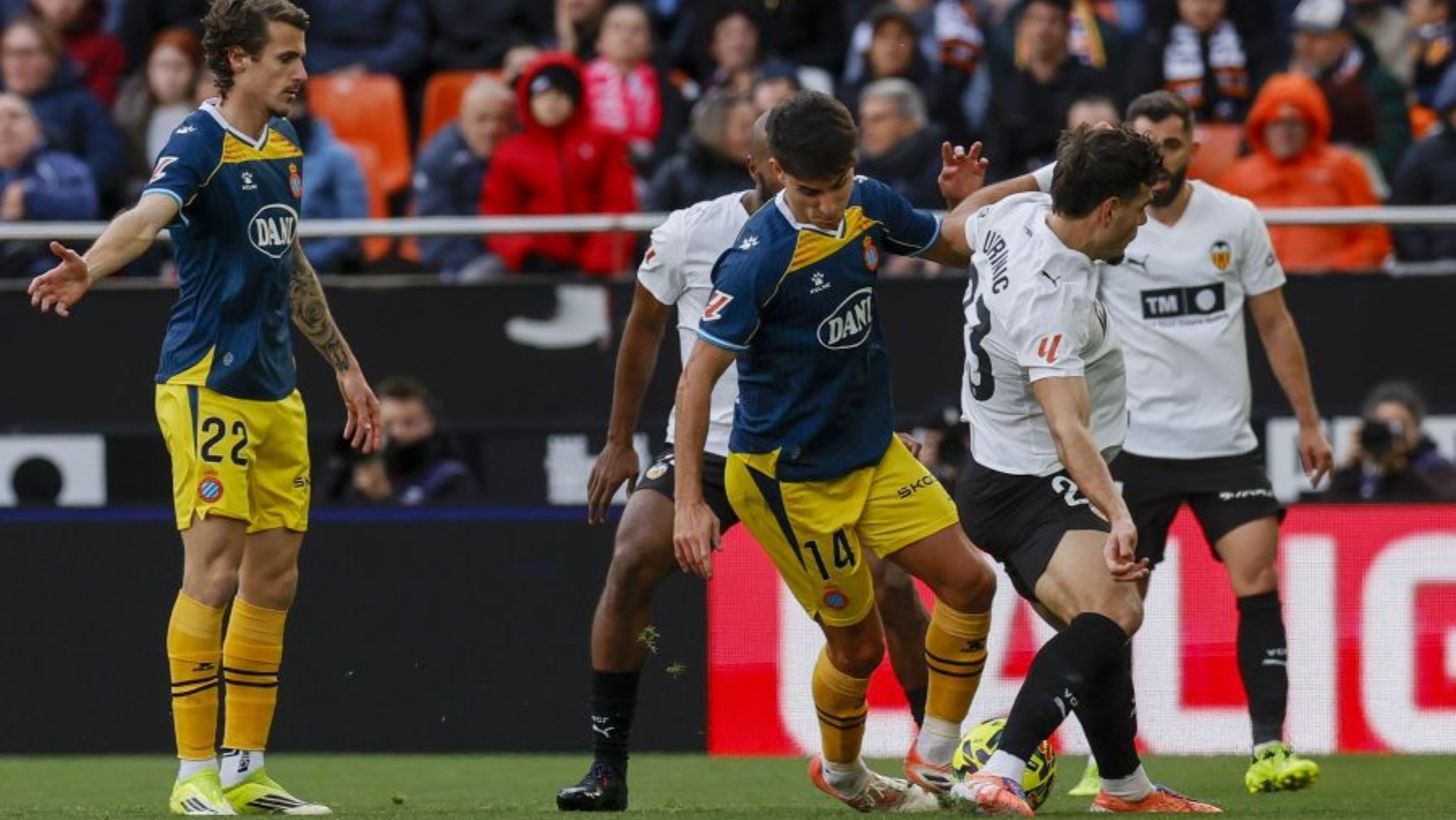 Hoy en 'La Grada Ràdio' | Villarreal - Espanyol: los cambios que deberá hacer Manolo González y el mensaje de Dávila sobre Garagarza y el mercado: ¿harán caso en verano al entrenador? 1 romero terrats valencia espanyol