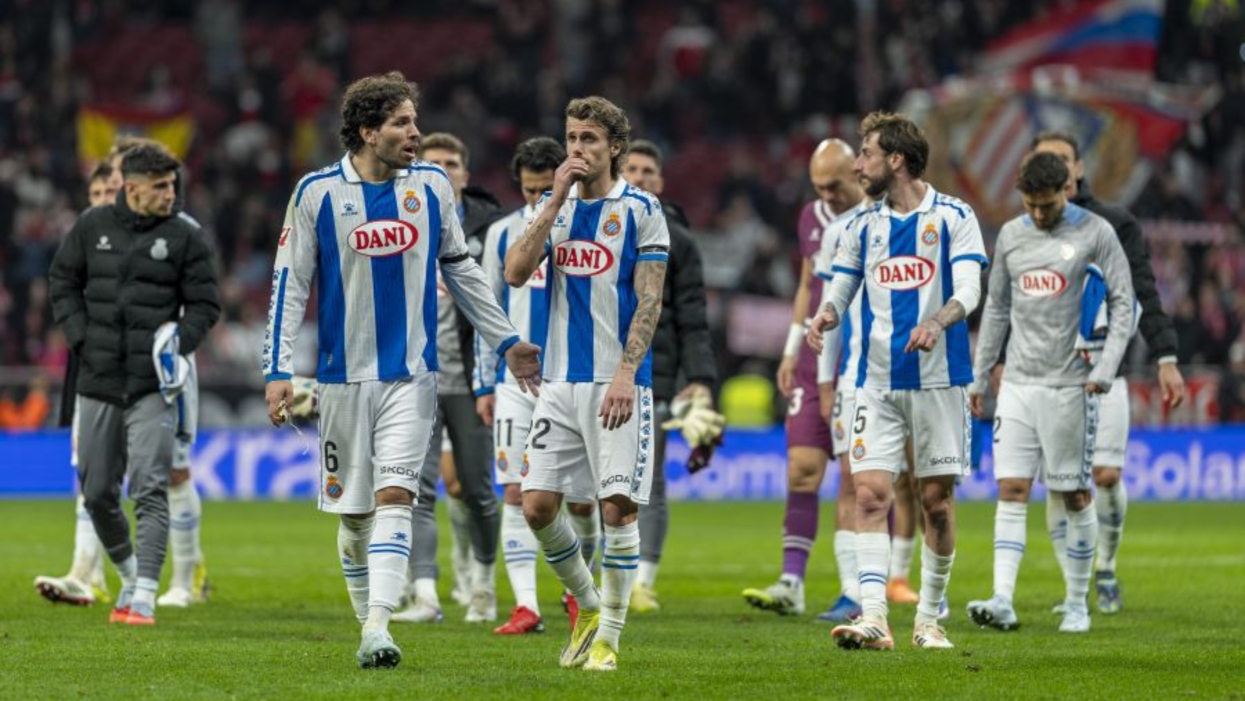 Hoy en 'La Grada Ràdio' | El Espanyol se cae de Europa y salta la alarma: las causas de la crisis, la debilidad defensiva y el reto inmediato ante el Elche; Via sitúa el futuro del equipo en marzo y avisa a Alan Pace 1 derrota atletico espanyol