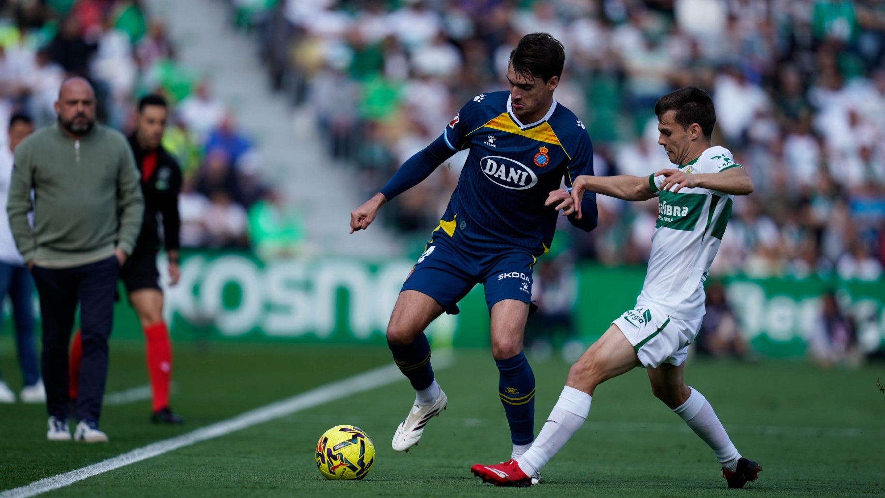Golpe en la medular: el Espanyol pierde a Edu Expósito y Pickel ante el Oviedo 3 manolo gonzalez urko elche espanyol 1