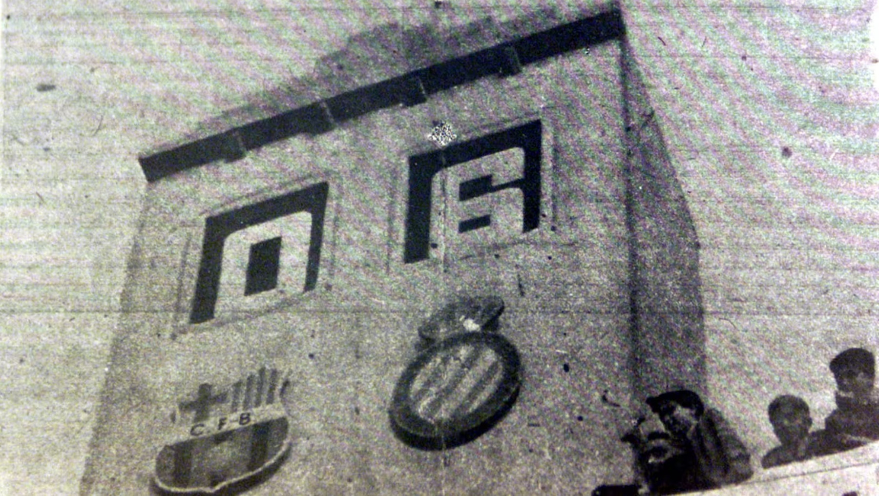 El histórico 6 - 0 del Espanyol en el derbi cumple 75 años en plena resaca europea del Barça y con la afición perica pasando facturas: "a tragar como siempre" en Champions, "Fermín, dime que se siente…" 1 6 0 derbi