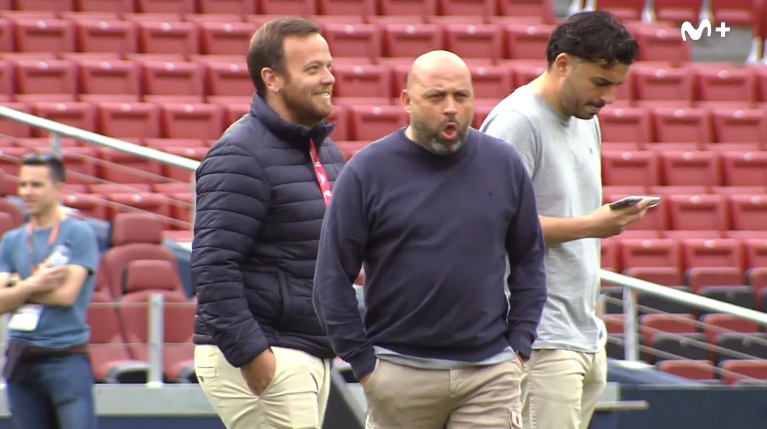 Hoy en 'La Grada Ràdio' | Un Espanyol en tensión: resultados que aprietan y entorno inquieto; derbi aún caliente: Gavi, Fermín y el “desliz” de Manolo; silencio del club que no convence; mercado: Febas, Jesús Vázquez… y dudas en el Comité 3 manolo arcadas camp nou